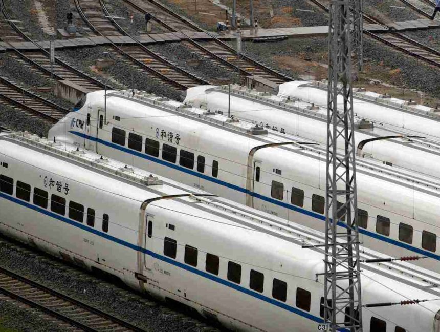Adobe Flash Shutdown Halts Chinese Railroad For Over 16 Hours Before Pirated Copy Restores Ops